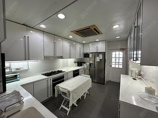 Chung Hom Kok - Pinewaver Villas 07