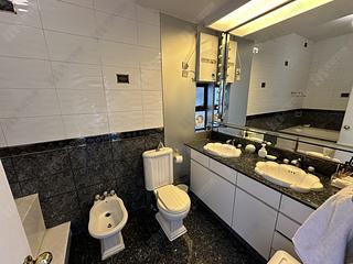Chung Hom Kok - Pinewaver Villas 08