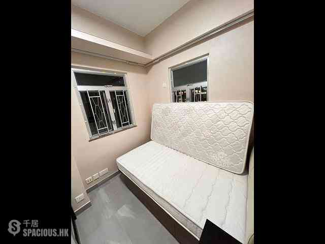 Kennedy Town - Luen On Apartments 08