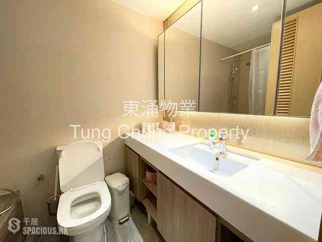 Tung Chung - The Visionary Tower 8 05