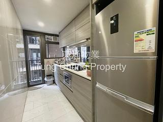 Tung Chung - The Visionary Tower 8 06