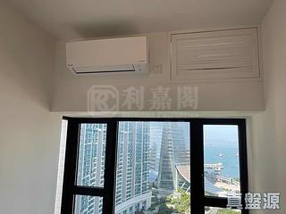 West Kowloon - The Arch Star Tower (Block 2) 02