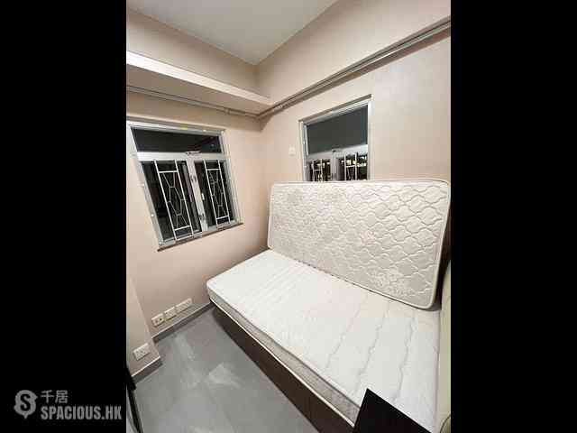 Kennedy Town - Luen On Apartments 05