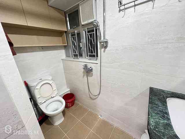 Kennedy Town - Luen On Apartments 10