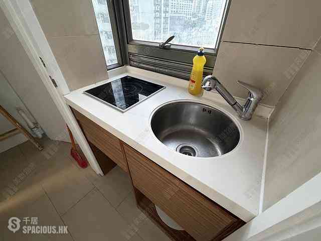 Sheung Wan - Urbana 38 03