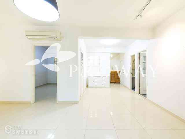 Mid Levels West - Hing Wah Mansions 04