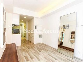 Mid Levels Central - Good View Court 05