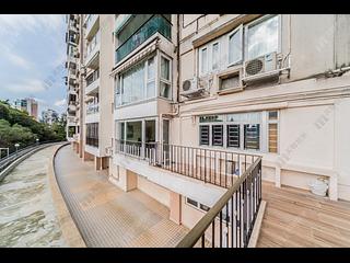 Tai Hang - Swiss Towers 09