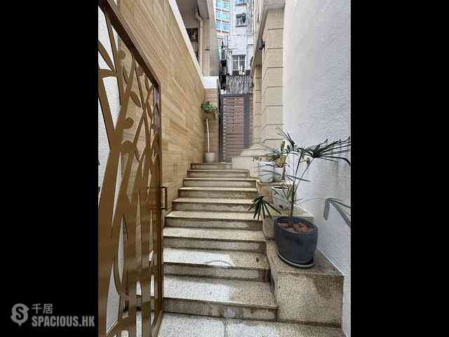 Mid Levels Central - 2J, Mosque Junction 04
