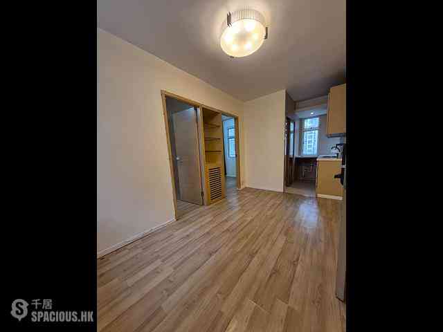 Wan Chai - Luen Lee Building 01