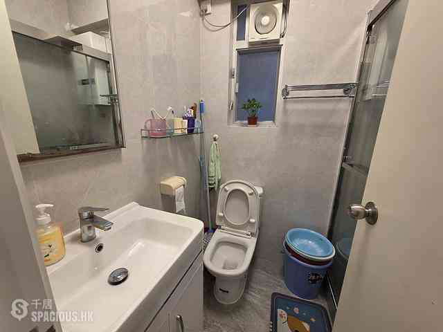 Wan Chai - Glory House 02