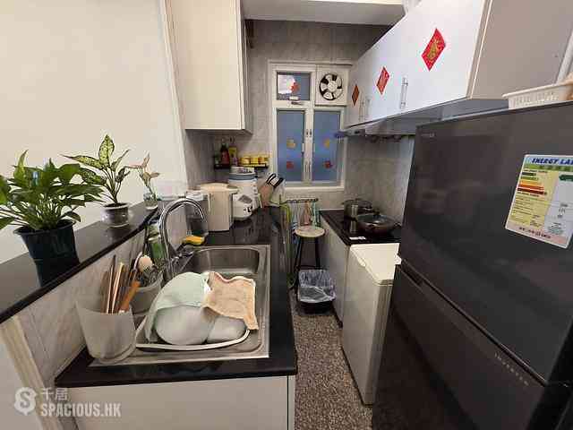 Wan Chai - Glory House 04