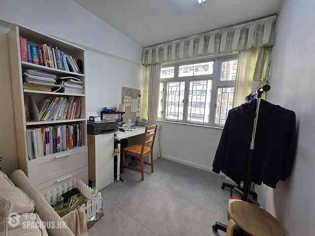 Wan Chai - Glory House 09
