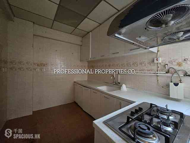 Mid Levels Central - Emerald Court 12