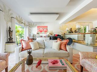 Stanley - Grosse Pointe Villa 04