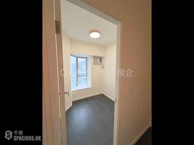 Ap Lei Chau - Marina Habitat 09