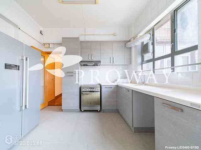 The Peak - Vivian Court 10