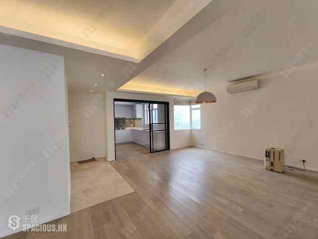 The Peak - Vivian Court 16