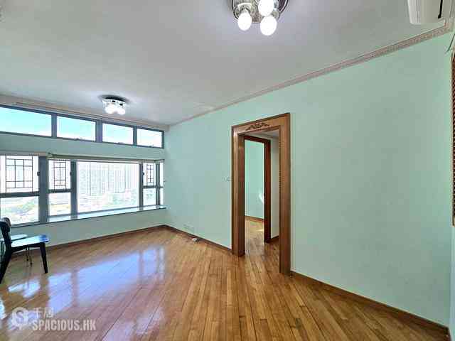 Tung Chung - Tung Chung Crescent 01