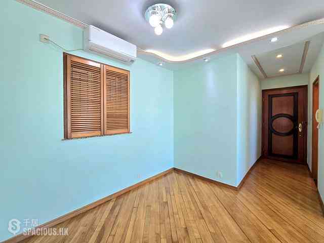 Tung Chung - Tung Chung Crescent 06