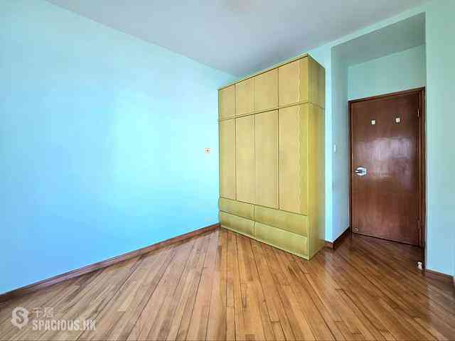 Tung Chung - Tung Chung Crescent 11