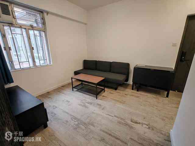 Shek Tong Tsui - Chong Yip Centre Block A 03