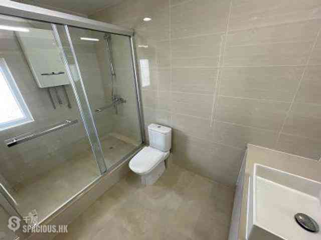Chung Hom Kok - Cypresswaver Villas 06