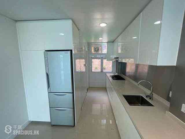 Chung Hom Kok - Cypresswaver Villas 07