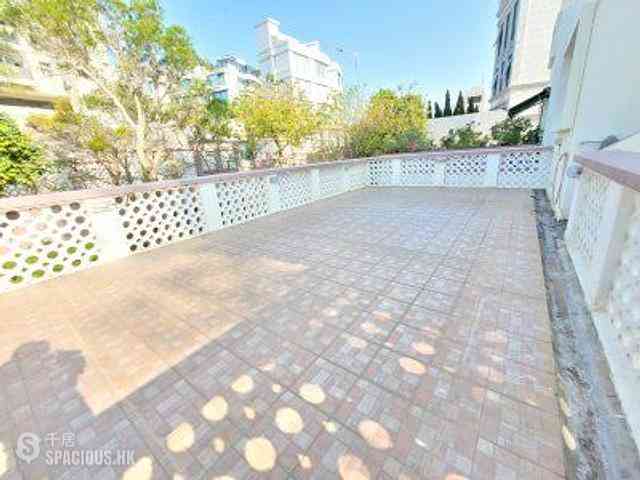 Chung Hom Kok - 8-14, Cape Road 06