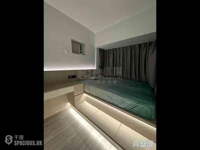 Tseung Kwan O - The Metro City Phase 1 03