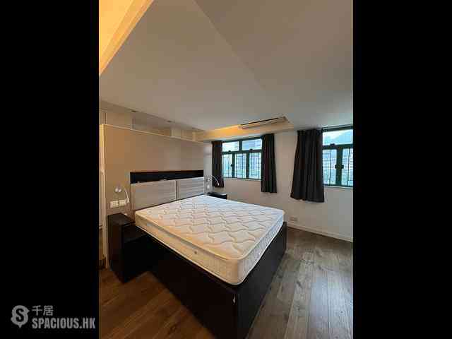 Wan Chai - Yue King Building 05