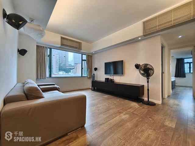 Wan Chai - Yue King Building 05