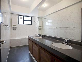 Repulse Bay - Manhattan Tower 05