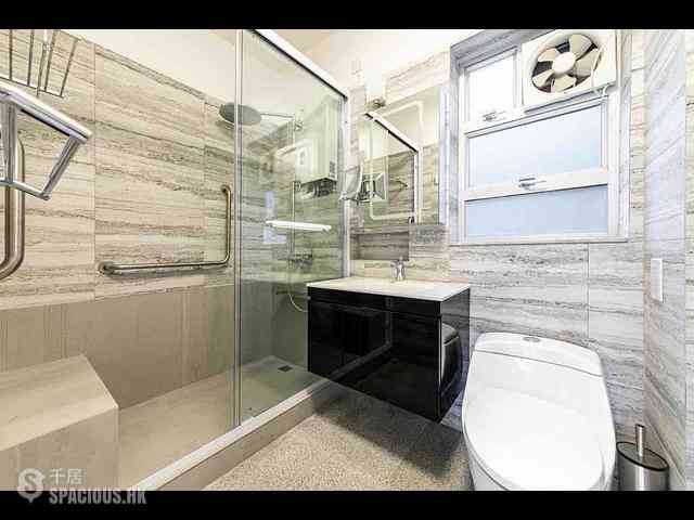 Mid Levels Central - Emerald Court 12