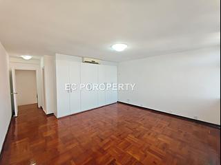Chung Hom Kok - Cape Court 15