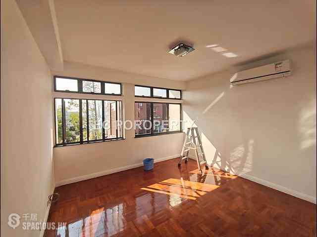 Chung Hom Kok - Cape Court 20