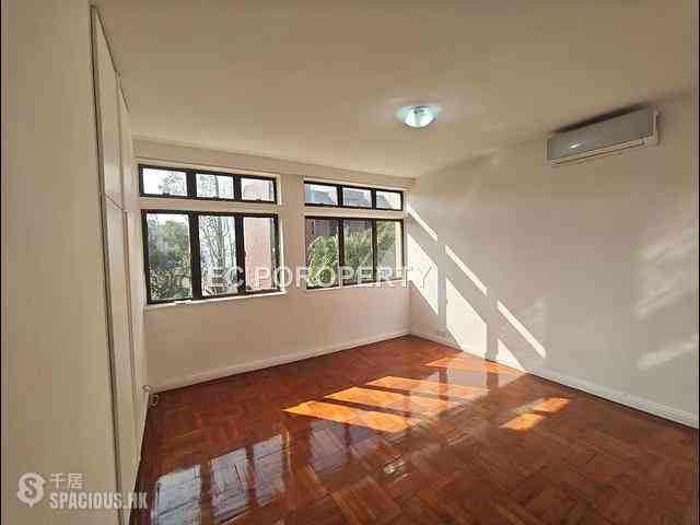 Chung Hom Kok - Cape Court 17