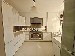 Chung Hom Kok - Cape Court 08