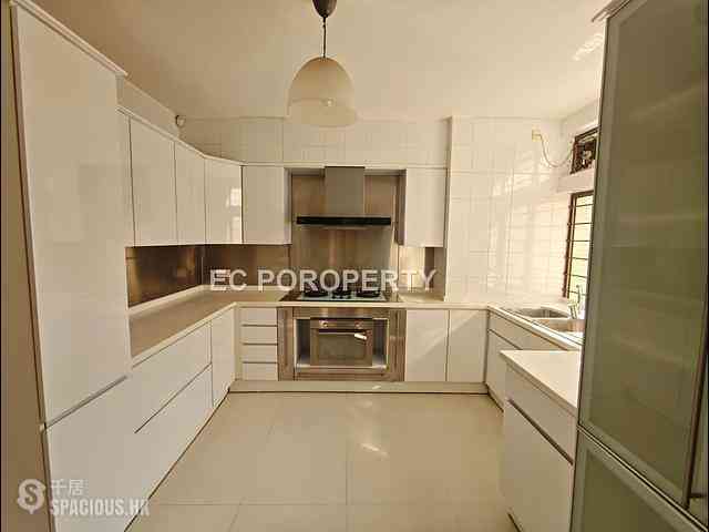 Chung Hom Kok - Cape Court 08