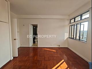 Chung Hom Kok - Cape Court 21
