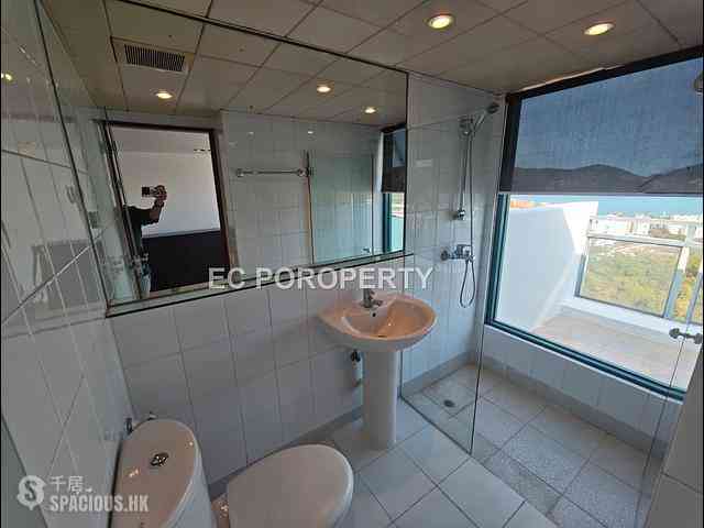 Chung Hom Kok - Cape Court 13