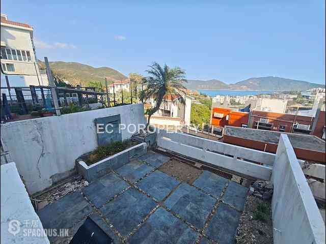 Chung Hom Kok - Cape Court 03