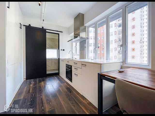 Sheung Wan - 13-15, Queen's Road West 10