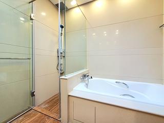 Tung Chung - Coastal Skyline Phase 2 Le Bleu 75