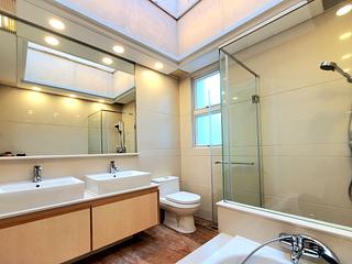 Tung Chung - Coastal Skyline Phase 2 Le Bleu 36