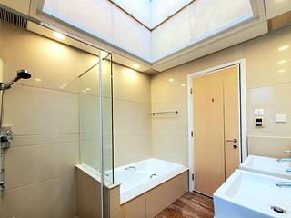Tung Chung - Coastal Skyline Phase 2 Le Bleu 37