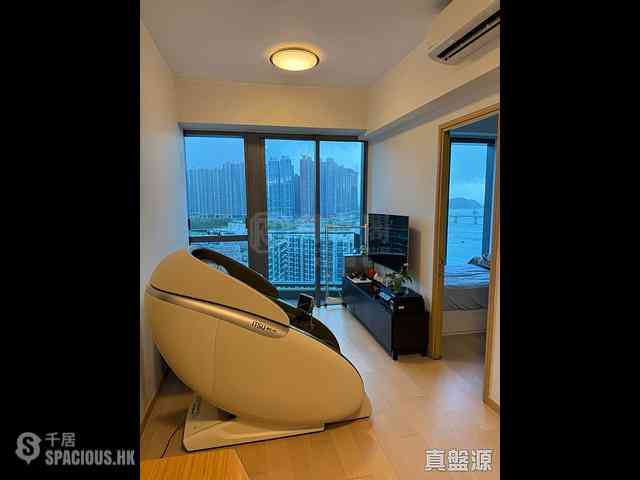 Tseung Kwan O - Twin Peaks Block 2 01