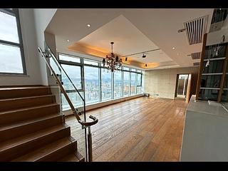West Kowloon - The Harbourside Block 3 02