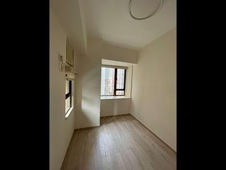 Mid Levels Central - Robinson Heights Block 2 03