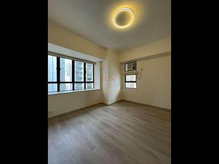 Mid Levels Central - Robinson Heights Block 2 02